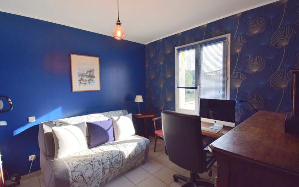 Maison à vendre    5 pièces •  Valliguières