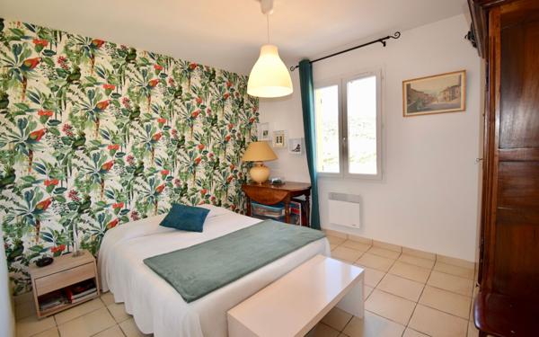 Maison à vendre    5 pièces •  Valliguières