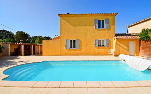 Maison à vendre    5 pièces •  Valliguières