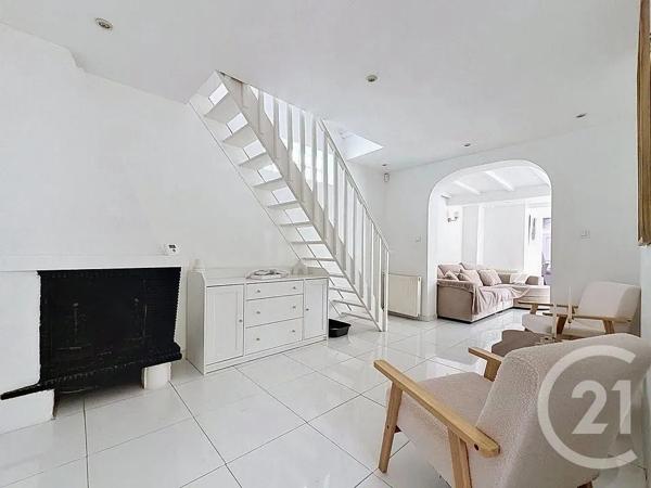 Maison à vendre  7 pièces - 111,30 m 2   MONTFERMEIL  - 93