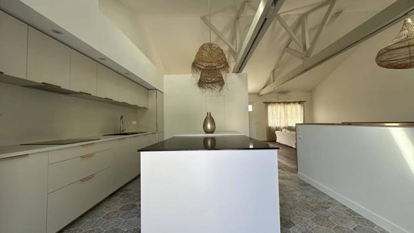 Maison atypique avec son jardin secret au cœur de Lafond