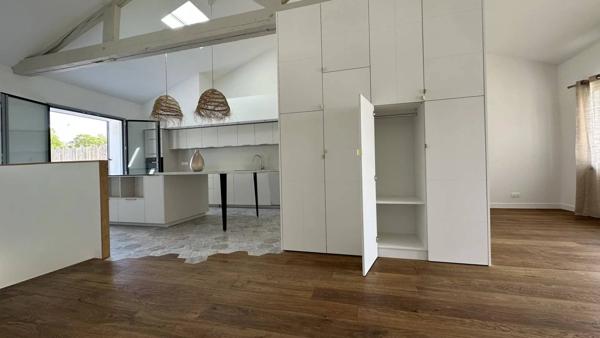 Maison atypique avec son jardin secret au cœur de Lafond