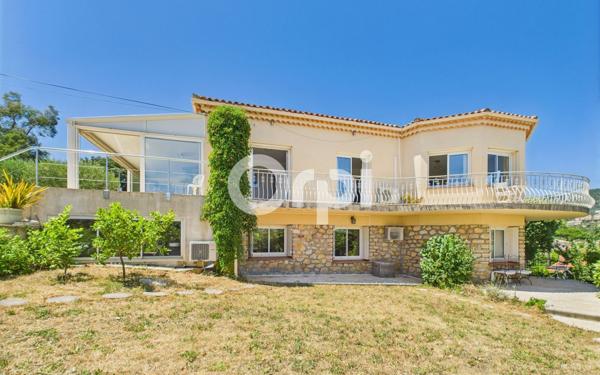 Maison à vendre    7 pièces •  Mandelieu-la-Napoule