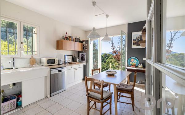 Maison à vendre    5 pièces • 126 m2 Colomars