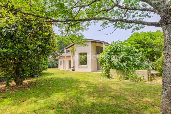 Vente
                Maison370 m² - 8 Pièces -
                    CARQUEFOU (44470)