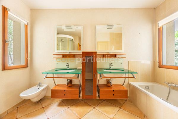 Vente
                Maison370 m² - 8 Pièces -
                    CARQUEFOU (44470)