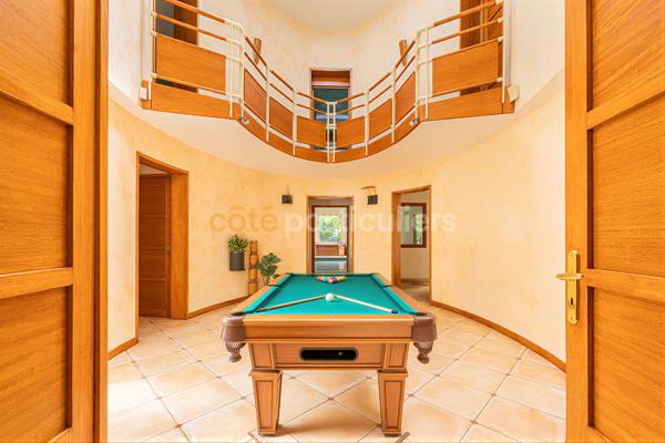Vente
                Maison370 m² - 8 Pièces -
                    CARQUEFOU (44470)
