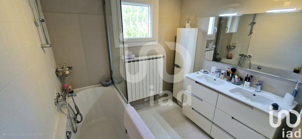 Maison à vendre 11 pièces 250 m² Nîmes-Saint-Césaire