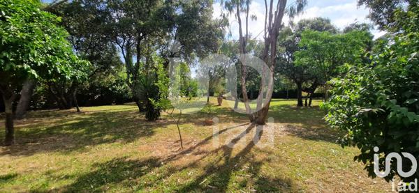 Maison à vendre 11 pièces 250 m² Nîmes-Saint-Césaire