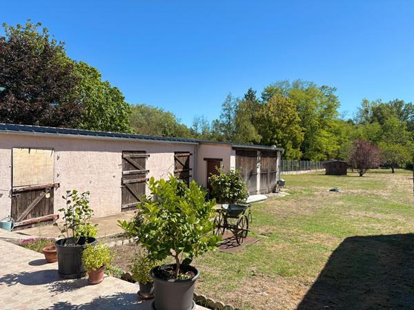 Maison Fay Aux Loges 6 pièces - 2641 m² de terrain avec dépendances