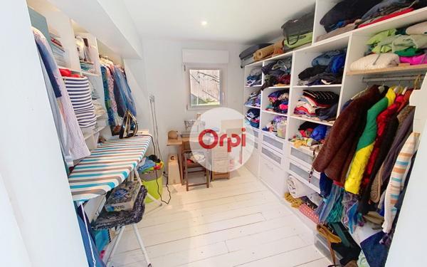 Maison à vendre    5 pièces •  Theix