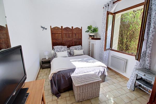 Exclusivité A VENDRE ! Maison de 91 m2 de plain pied + 10m² de dépendance + piscine le tout sur un terrain de 2 hectares!!