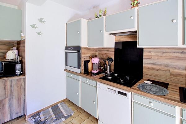Exclusivité A VENDRE ! Maison de 91 m2 de plain pied + 10m² de dépendance + piscine le tout sur un terrain de 2 hectares!!