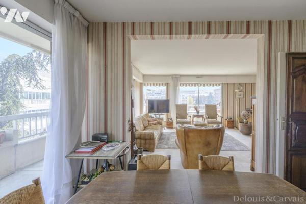 Vente T5 de 113.68 m² avec un très grand balcon