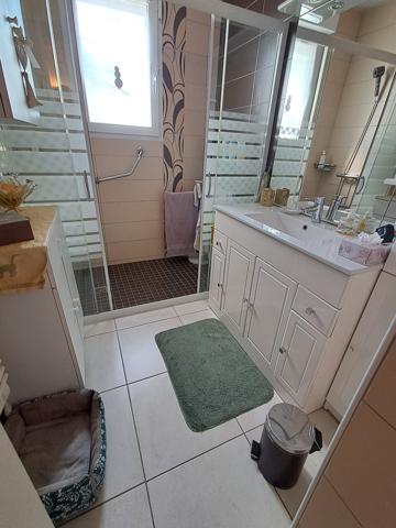 Maison
                                                                                                                                                                                                                                                                                                                        6 pièce(s)                                                                                                                                                                                                          3 chambre(s)                                                                                                                                                                                                          104  m²
