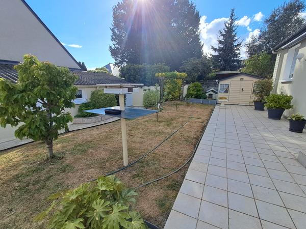 Maison
                                                                                                                                                                                                                                                                                                                        6 pièce(s)                                                                                                                                                                                                          3 chambre(s)                                                                                                                                                                                                          104  m²
