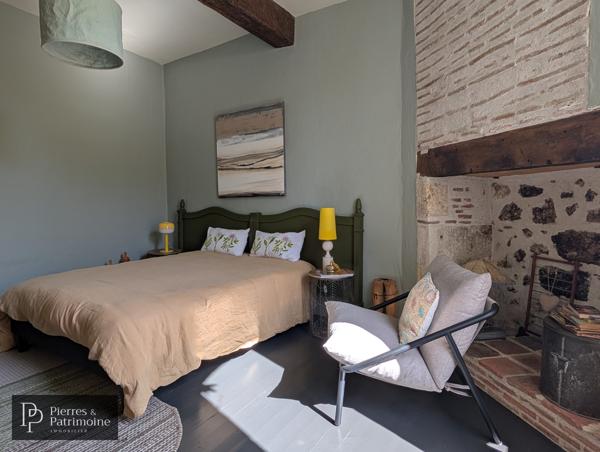 Belle propriété de ville en pierre avec jardin, piscine et potentiel proche CASTELJALOUX