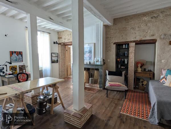 Belle propriété de ville en pierre avec jardin, piscine et potentiel proche CASTELJALOUX