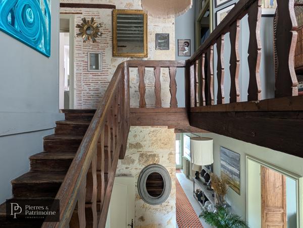 Belle propriété de ville en pierre avec jardin, piscine et potentiel proche CASTELJALOUX