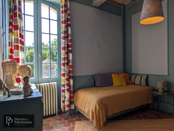 Belle propriété de ville en pierre avec jardin, piscine et potentiel proche CASTELJALOUX