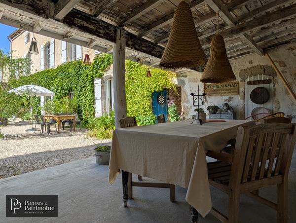 Belle propriété de ville en pierre avec jardin, piscine et potentiel proche CASTELJALOUX