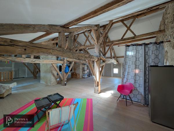 Belle propriété de ville en pierre avec jardin, piscine et potentiel proche CASTELJALOUX