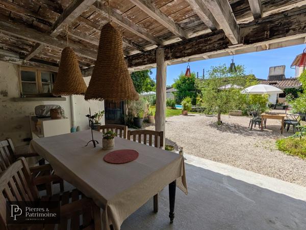 Belle propriété de ville en pierre avec jardin, piscine et potentiel proche CASTELJALOUX