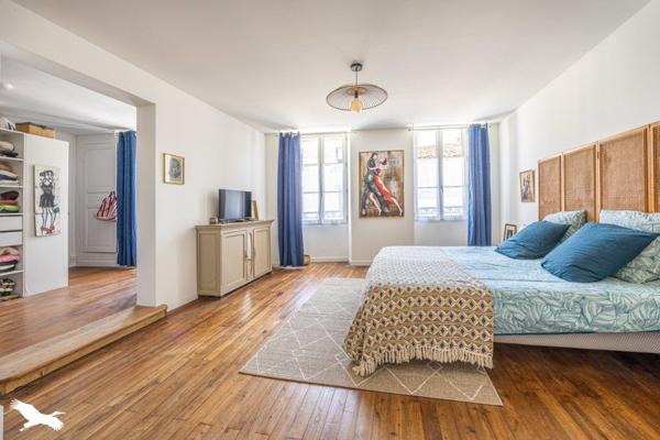 Maison à vendre |  Mauzé-sur-le-Mignon |  5 pièces | 245 m²