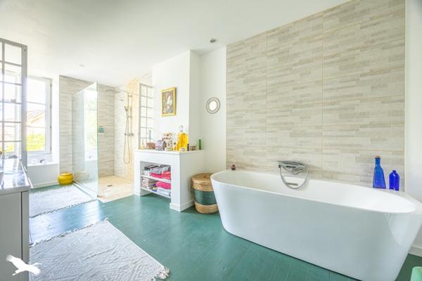 Maison à vendre |  Mauzé-sur-le-Mignon |  5 pièces | 245 m²