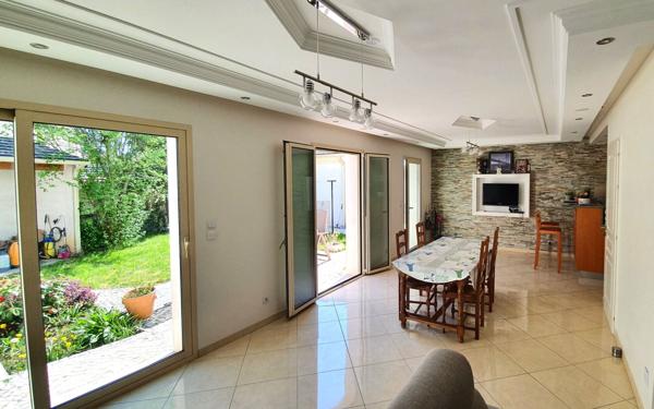 Maison à vendre    6 pièces •  Brie-Comte-Robert