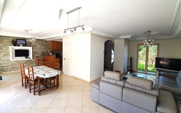 Maison à vendre    6 pièces •  Brie-Comte-Robert