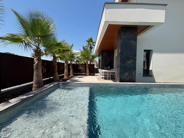 BESSAN (34) A VENDRE VILLA CONTEMPORAINE P4, PRESTATIONS LUXUEUSES, SECTEUR CALME, 10MN AGDE.