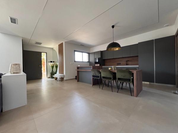 BESSAN (34) A VENDRE VILLA CONTEMPORAINE P4, PRESTATIONS LUXUEUSES, SECTEUR CALME, 10MN AGDE.