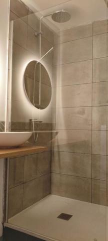 Exclusivité ! Vente interactive, APPEL d'OFFRES. Côtes d'Armor 22000 SAINT-BRIEUC. 2 lots, appartement 3 chambres avec cave et balcon