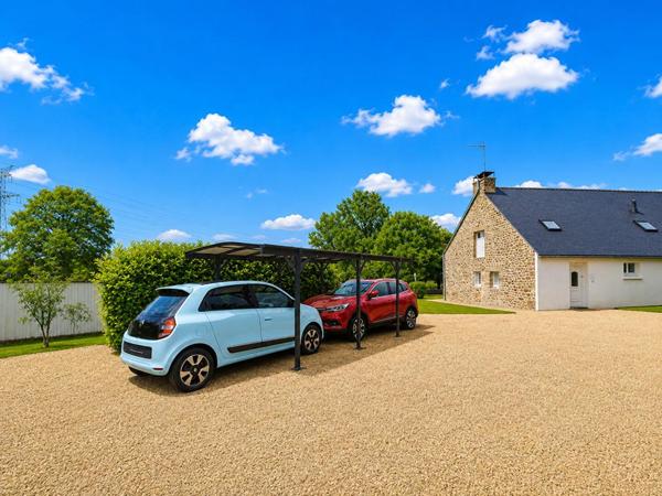 Magnifique propriété de charme de 186 m2 - Longère entièrement rénovée avec beaucoup de potentiel (150 m2 aménageable de plus)  - 5200 m2 de terrain et 3,4 hectares disponibles et attenants