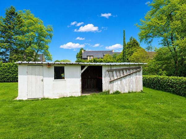 Magnifique propriété de charme de 186 m2 - Longère entièrement rénovée avec beaucoup de potentiel (150 m2 aménageable de plus)  - 5200 m2 de terrain et 3,4 hectares disponibles et attenants