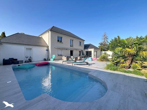 Maison 399 000 € Mehun-sur-Yèvre 8 p 218 m² DPE C