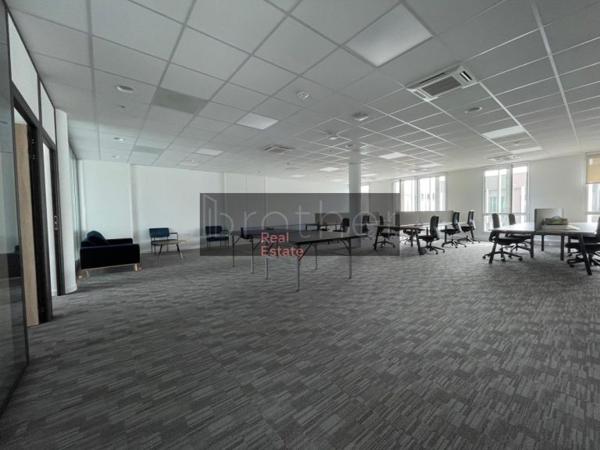 Bureau de 189 m² à louer à Bordeaux Lac - Bruges