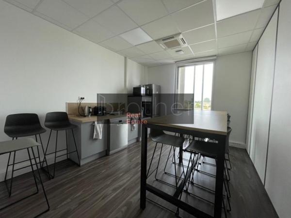 Bureau de 189 m² à louer à Bordeaux Lac - Bruges
