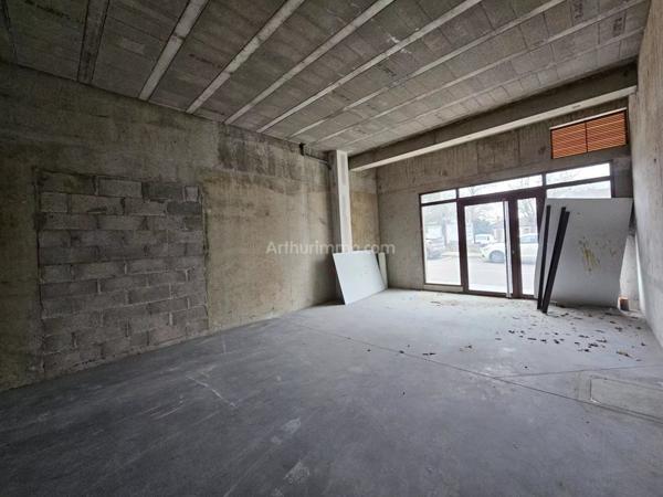 Vente Local commercial 1 pièces 70 m2 à Morestel