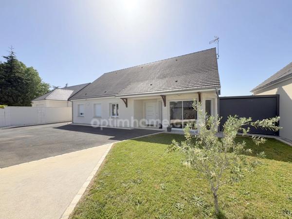 ROMORANTIN-LANTHENAY – Élégante maison contemporaine de plain-pied de 138 m² avec 4 chambres, garage et terrain paysagé de 717 m².