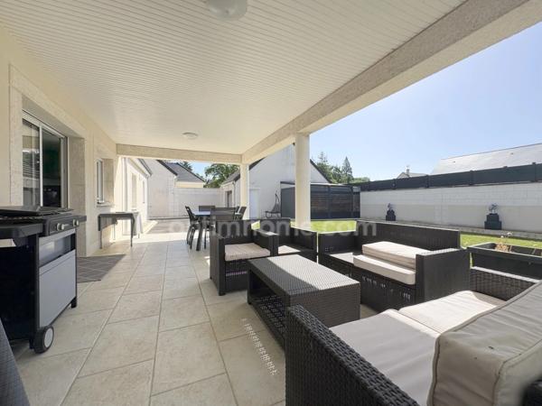 ROMORANTIN-LANTHENAY – Élégante maison contemporaine de plain-pied de 138 m² avec 4 chambres, garage et terrain paysagé de 717 m².