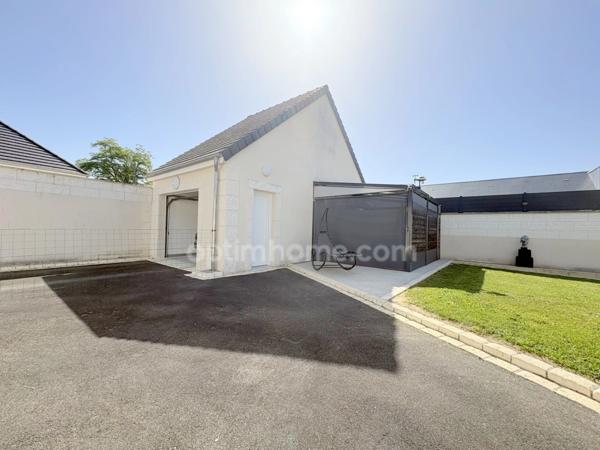 ROMORANTIN-LANTHENAY – Élégante maison contemporaine de plain-pied de 138 m² avec 4 chambres, garage et terrain paysagé de 717 m².
