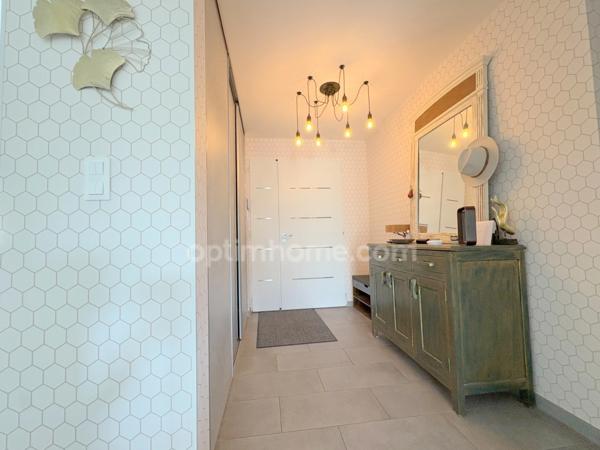 ROMORANTIN-LANTHENAY – Élégante maison contemporaine de plain-pied de 138 m² avec 4 chambres, garage et terrain paysagé de 717 m².