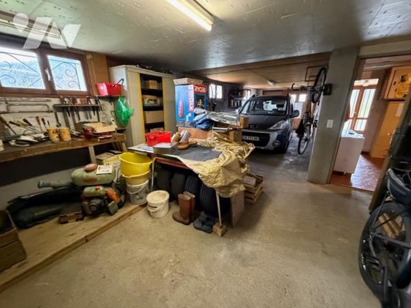 EXCLUSIVITE - MAISON VENTHON - GROS POTENTIEL -  SECTEUR CALME - 3 CHAMBRES