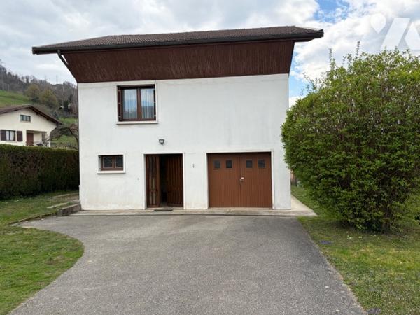 EXCLUSIVITE - MAISON VENTHON - GROS POTENTIEL -  SECTEUR CALME - 3 CHAMBRES