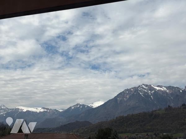 EXCLUSIVITE - MAISON VENTHON - GROS POTENTIEL -  SECTEUR CALME - 3 CHAMBRES