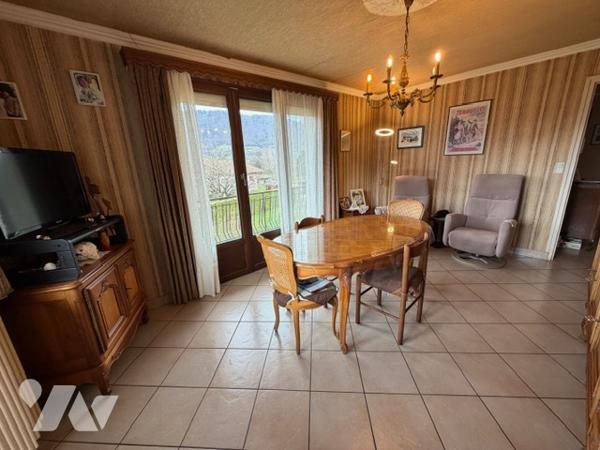 EXCLUSIVITE - MAISON VENTHON - GROS POTENTIEL -  SECTEUR CALME - 3 CHAMBRES