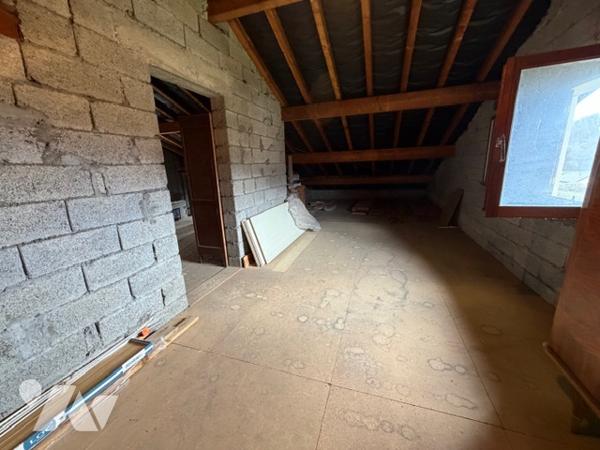 EXCLUSIVITE - MAISON VENTHON - GROS POTENTIEL -  SECTEUR CALME - 3 CHAMBRES