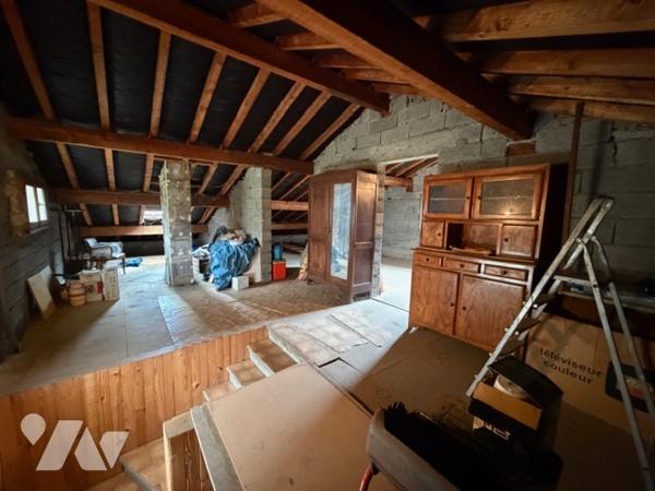 EXCLUSIVITE - MAISON VENTHON - GROS POTENTIEL -  SECTEUR CALME - 3 CHAMBRES